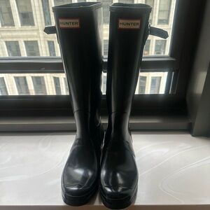 Size 10 women’s black hunter boots!